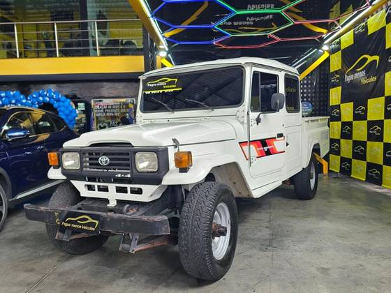 TOYOTA BANDEIRANTE 3.7 BJ50LV 4X4 TETO RIGIDO DIESEL 2P MANUAL